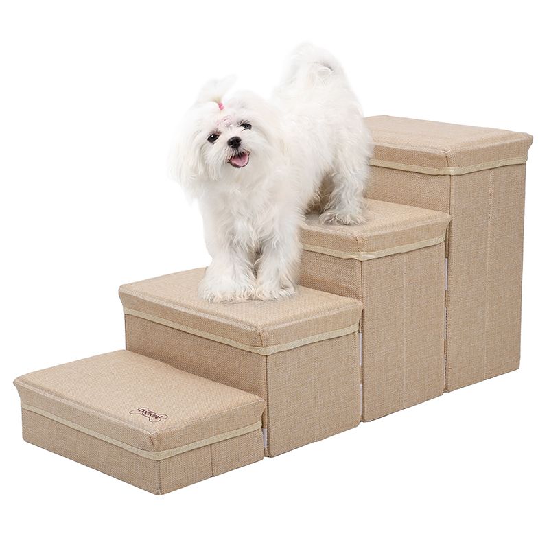 Beige trapp til hund og katt, med oppbevaring